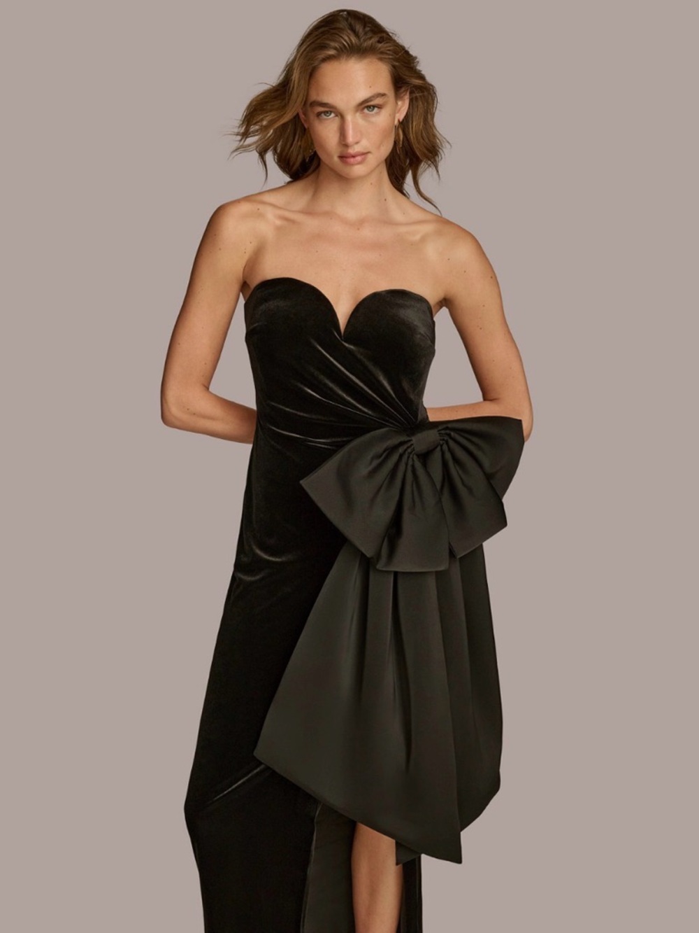 Donna Karan Velvet Strapless Black Evening Gown with Side Bow - Picture 3 of 8